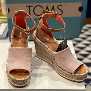 Tom’s Womens Marisol apricot Wedges 7.5